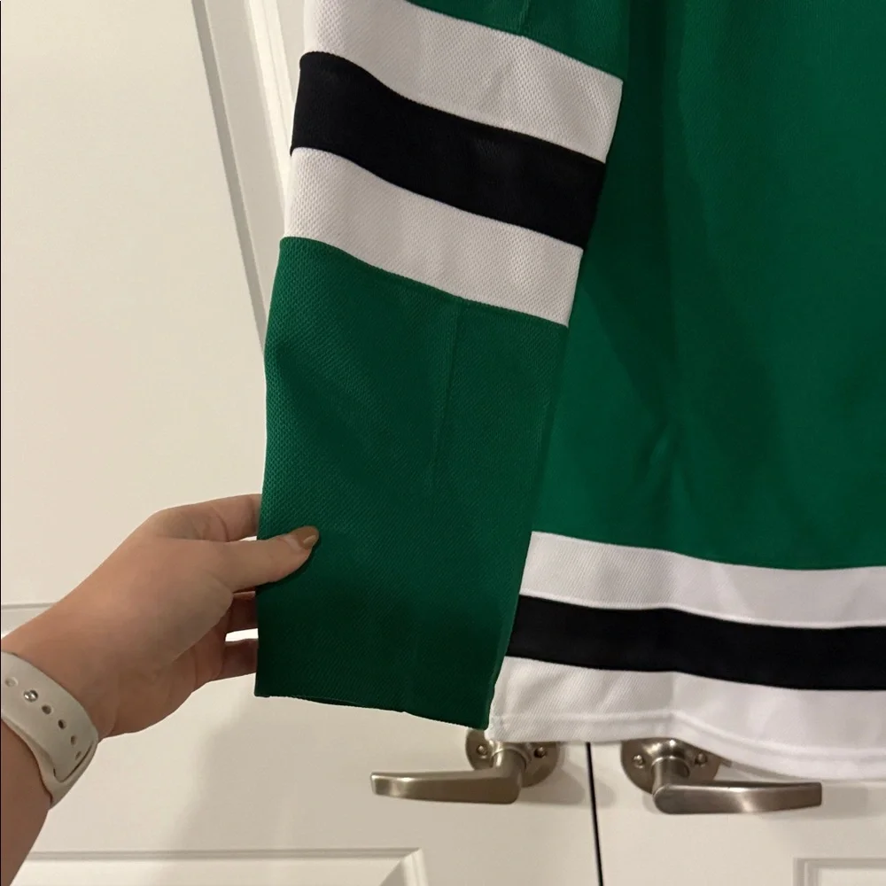 NWT Dallas Stars Adidas Victory Green Jersey Accents size 42